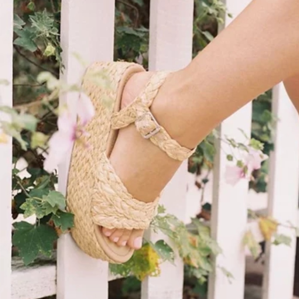 FABULOUS COMFORTABLE WEDGES - Picture 2 of 11